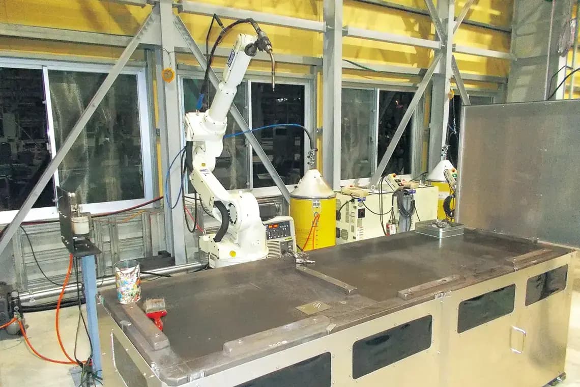 溶接ロボット
