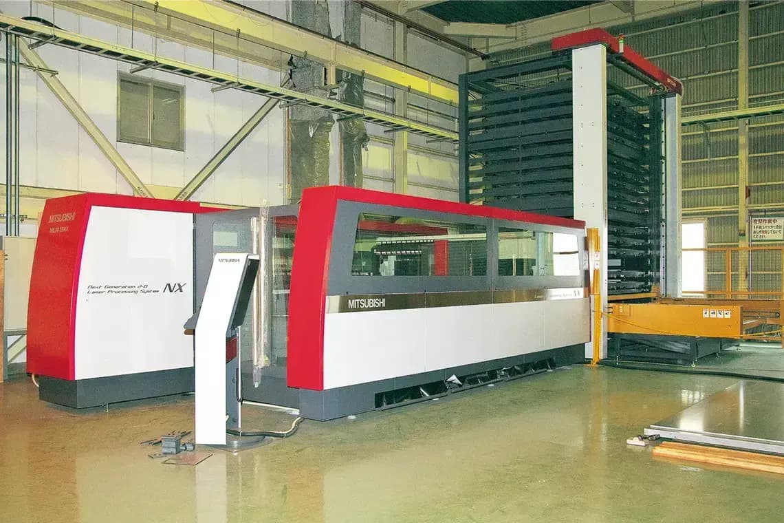 kw15段パレットチェンジャー付きレーザー切断機